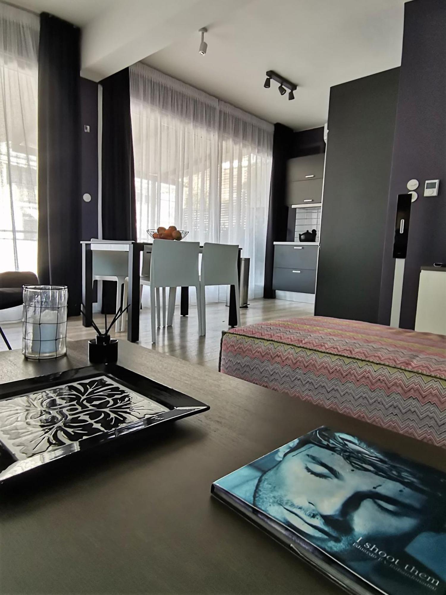 Stylish Loft Downtown Apartment *